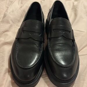 Vagabond Black Leather Loafers